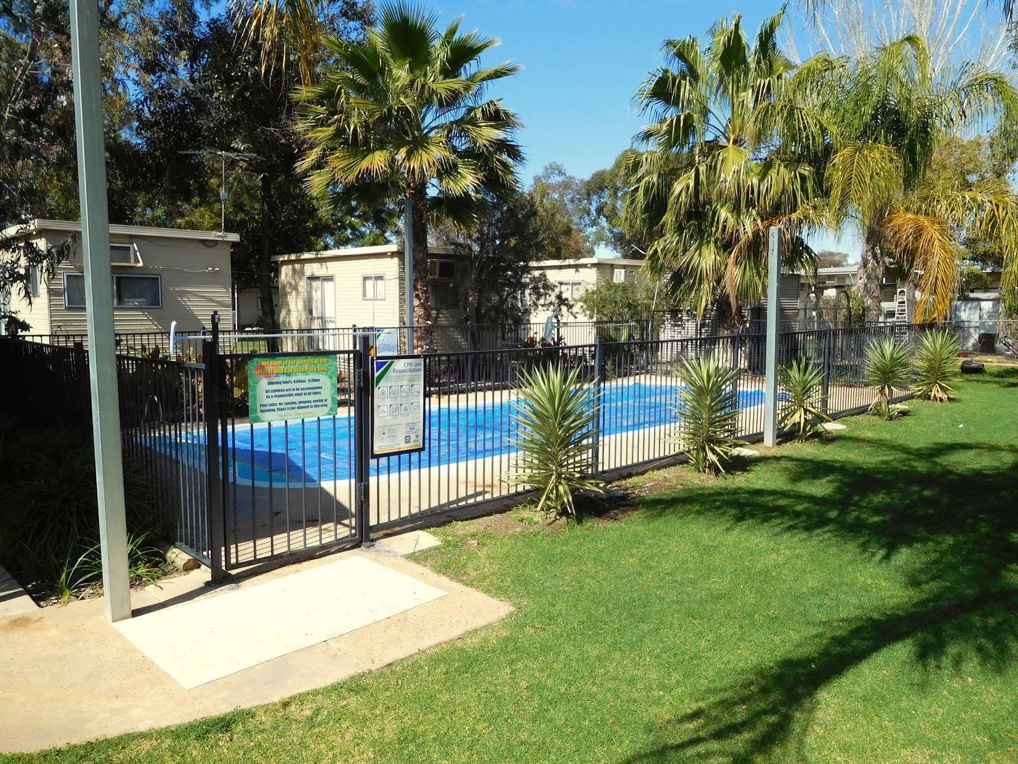 Narrabri Motel And Caravan Park Екстериор снимка